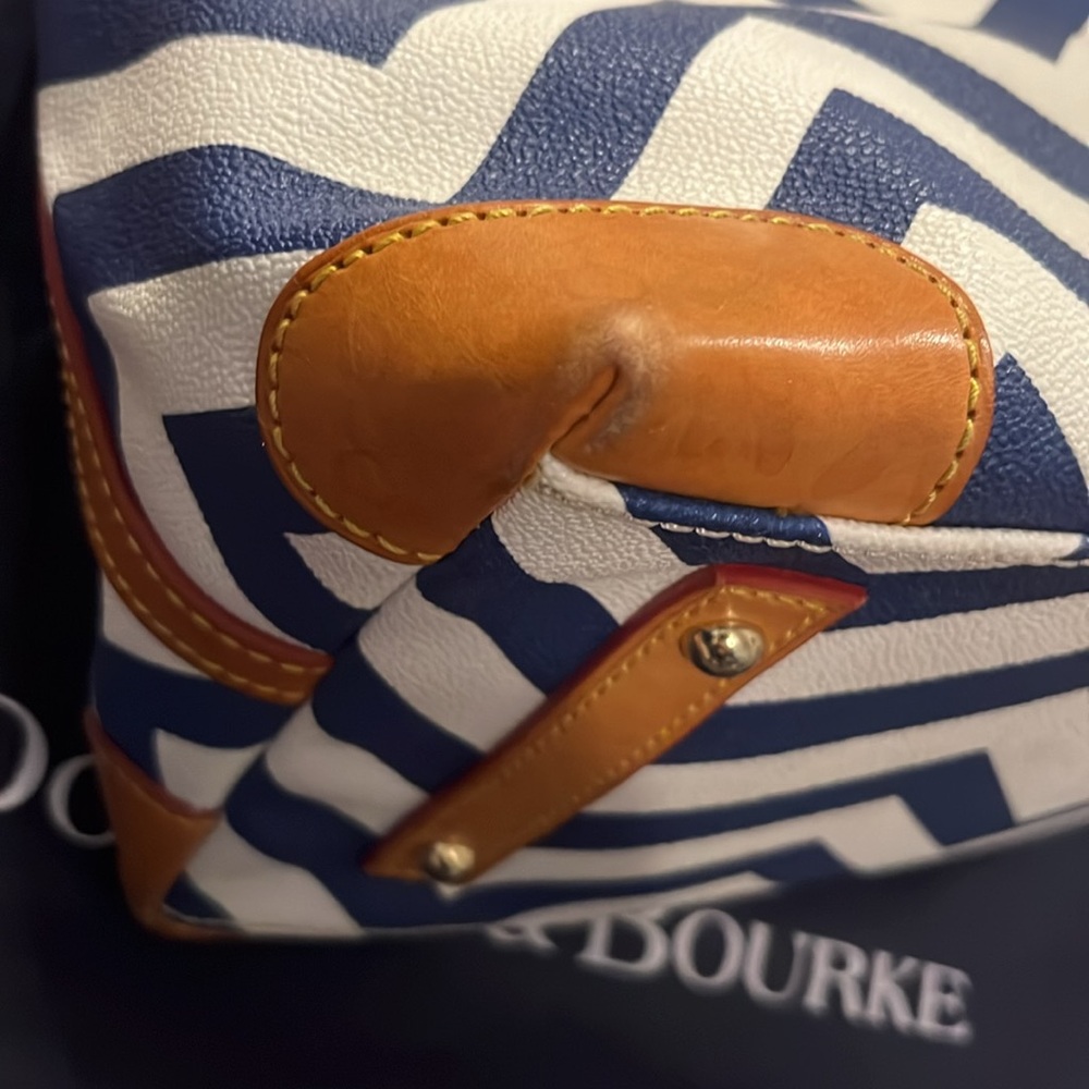 Dooney & Bourke Blue and White Chevron Crossbody Bag - Picture 9 of 16